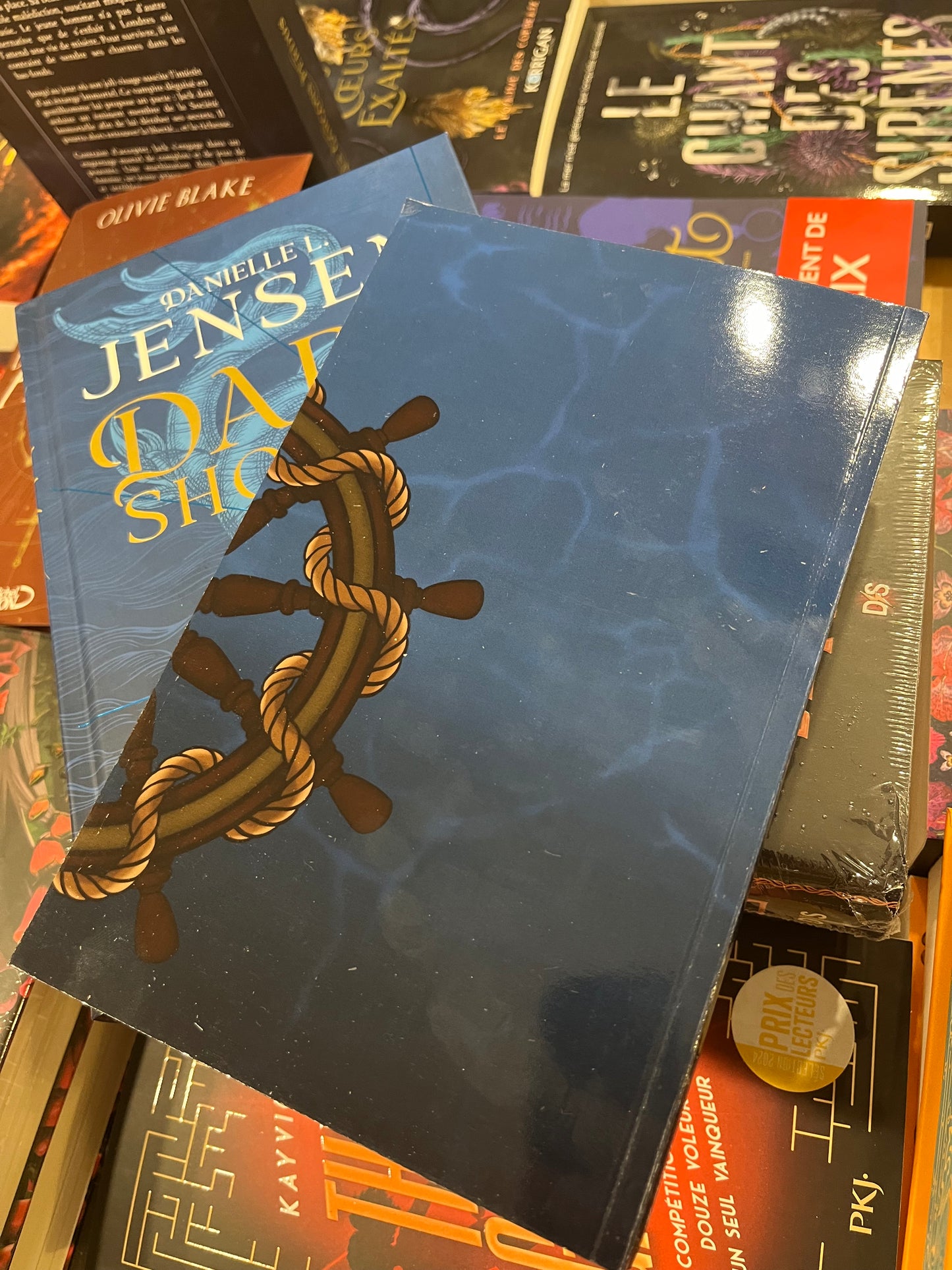 Box « Dark Shores » - janvier 2024